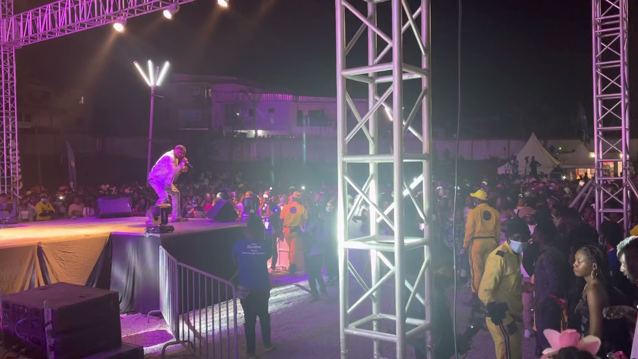 Lire la suite à propos de l’article Tayc concert aveiro djess